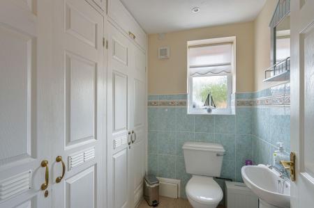5 bedroom Detached house for sale in Croft Bank, Croft, PE24