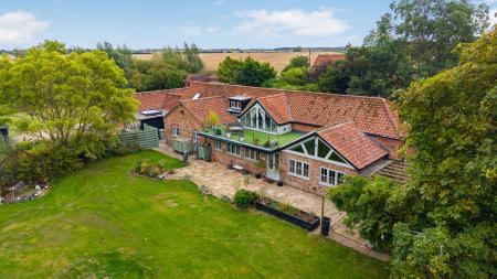 5 bedroom Detached house for sale in Croft Bank, Croft, PE24