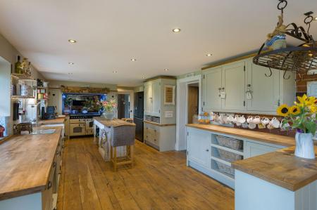 5 bedroom Detached house for sale in Croft Bank, Croft, PE24