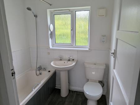 2 bedroom Semi-detached house to let in Kingsley Road, Mablethorpe, LN12