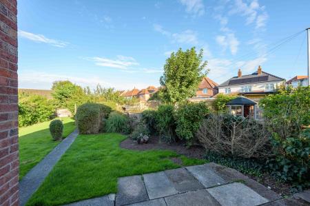2 bedroom Detached bungalow for sale in Firbeck Avenue, Skegness, PE25