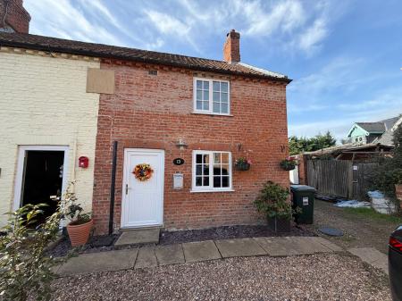 2 bedroom Terraced House to let in Lodge Road, Tattershall, LN4