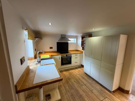 2 bedroom Terraced House to let in Lodge Road, Tattershall, LN4