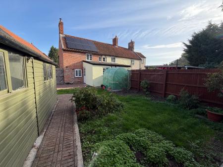 2 bedroom Terraced House to let in Lodge Road, Tattershall, LN4