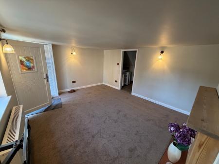 2 bedroom Terraced House to let in Lodge Road, Tattershall, LN4