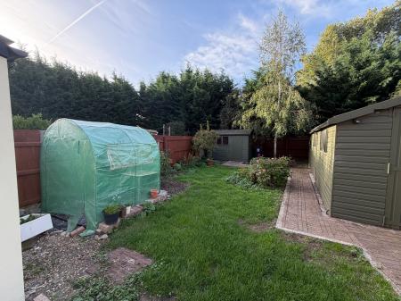 2 bedroom Terraced House to let in Lodge Road, Tattershall, LN4
