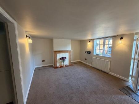 2 bedroom Terraced House to let in Lodge Road, Tattershall, LN4
