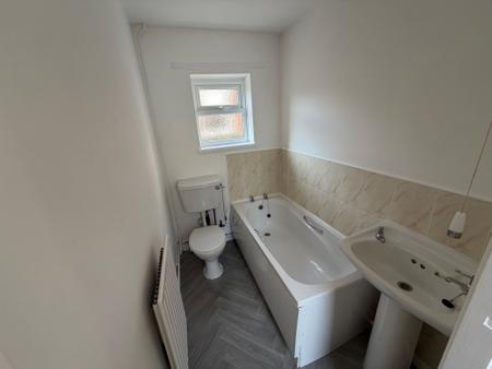 1 bedroom Flat to let in Algitha Road, Skegness, PE25