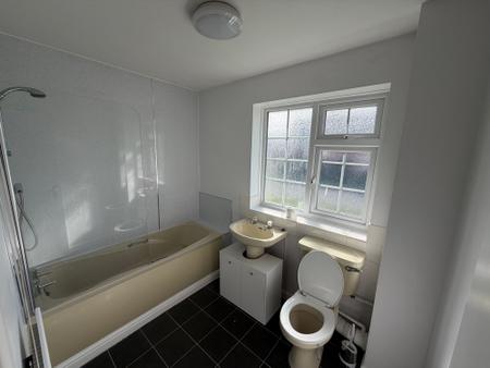 3 bedroom Terraced House to let in Roman Bank, Skegness, PE25