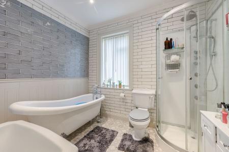 3 bedroom Semi-detached house for sale in Hoylake Drive, Skegness, PE25