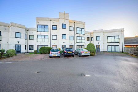 2 bedroom Flat for sale in Belton Park Road, Skegness, PE25