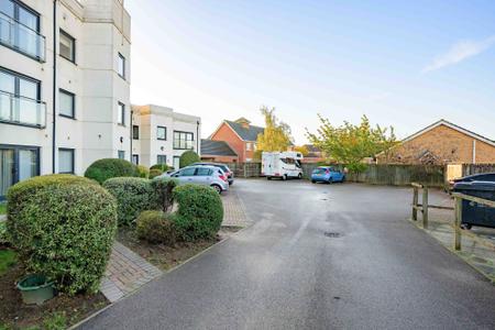 2 bedroom Flat for sale in Belton Park Road, Skegness, PE25