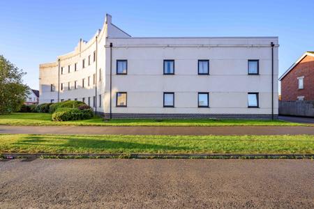 2 bedroom Flat for sale in Belton Park Road, Skegness, PE25