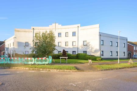 2 bedroom Flat for sale in Belton Park Road, Skegness, PE25