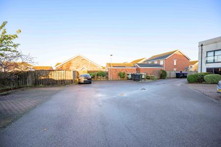 2 bedroom Flat for sale in Belton Park Road, Skegness, PE25