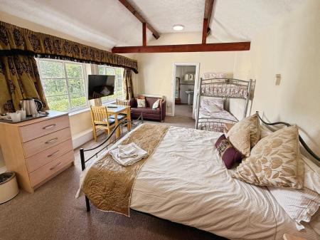 6 bedroom Character Property for sale in Ladywood, Ironbridge, TF8