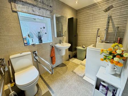 3 bedroom Detached bungalow for sale in Vicar Street, Oakengates, TF2
