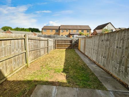 2 bedroom Terraced House for sale in Ferridays Fields, Woodside, TF7