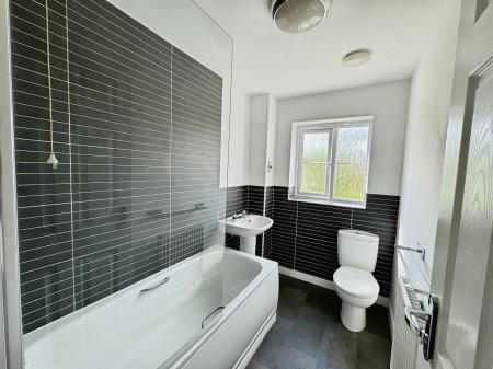 2 bedroom Terraced House for sale in Ferridays Fields, Woodside, TF7