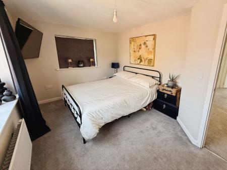 3 bedroom Semi-detached house for sale in Kiln Close, Telford, TF4