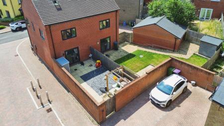 3 bedroom Semi-detached house for sale in Kiln Close, Telford, TF4