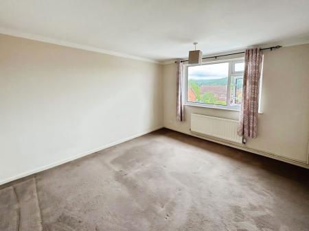 2 bedroom Flat for sale in Queen Street, Madeley, TF7