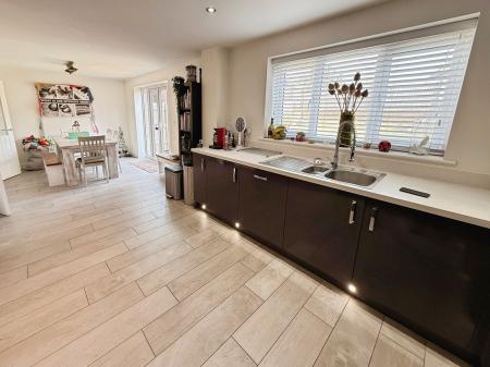 4 bedroom Detached house for sale in Drabble Close, Shifnal, TF11