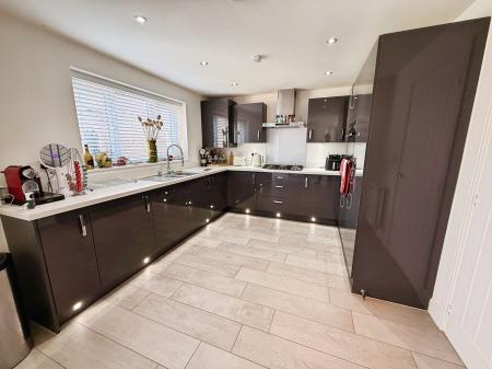 4 bedroom Detached house for sale in Drabble Close, Shifnal, TF11