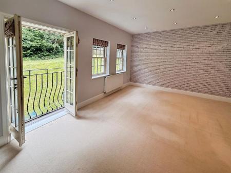 2 bedroom Apartment for sale in The Woodlands, Jackfield, TF8