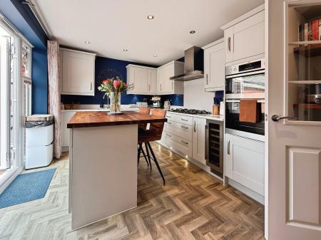 4 bedroom Detached house for sale in Griffiths Avenue, Doseley, TF4