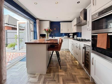 4 bedroom Detached house for sale in Griffiths Avenue, Doseley, TF4