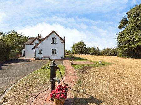 3 bedroom Detached house for sale in Ryton, Shifnal, TF11