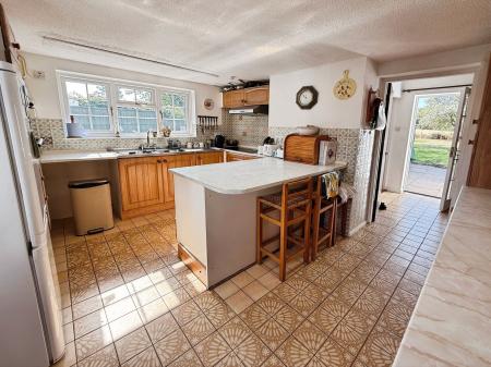 3 bedroom Detached house for sale in Ryton, Shifnal, TF11