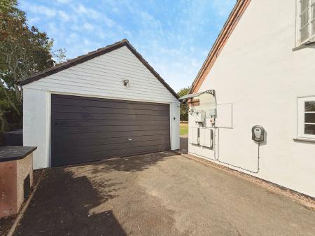 3 bedroom Detached house for sale in Ryton, Shifnal, TF11