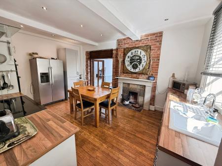 3 bedroom Semi-detached house for sale in Shifnal, TF11