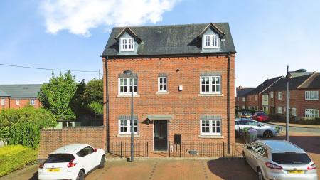 4 bedroom End of terrace house for sale in Ellens Bank, Lightmoor, TF4