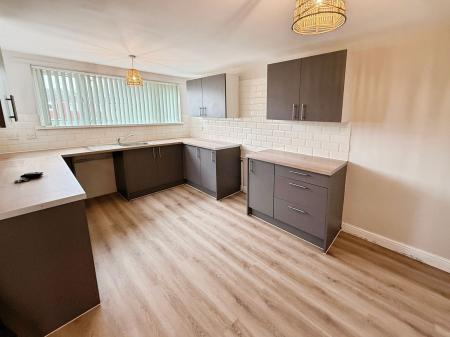 3 bedroom Terraced House for sale in Willowfield, Telford, TF7