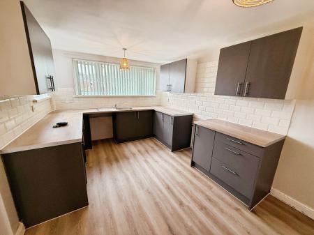 3 bedroom Terraced House for sale in Willowfield, Telford, TF7