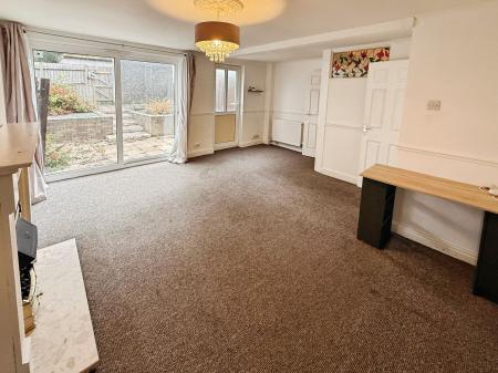 3 bedroom Terraced House for sale in Willowfield, Telford, TF7