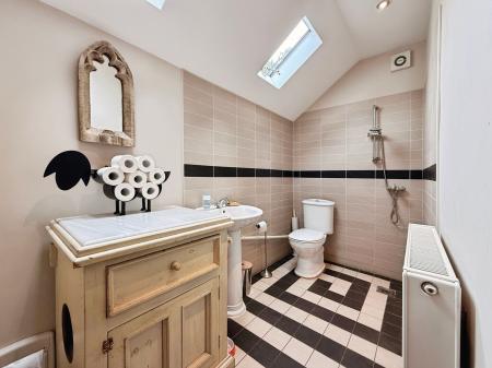 4 bedroom Detached house for sale in Hillside, Ironbridge, TF8