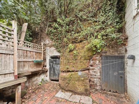 4 bedroom Terraced House for sale in Hospital Street, Bridgnorth, WV15