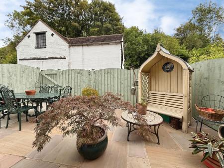 2 bedroom End of terrace house for sale in Dale End, Coalbrookdale, TF8