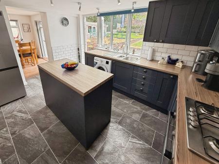 2 bedroom Detached bungalow for sale in Chapel Road, Jackfield, TF8