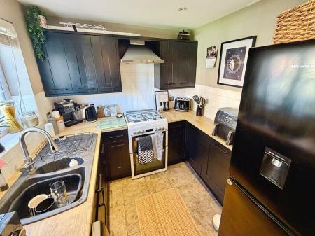 2 bedroom Semi-detached house for sale in Magpie Way, Telford, TF4