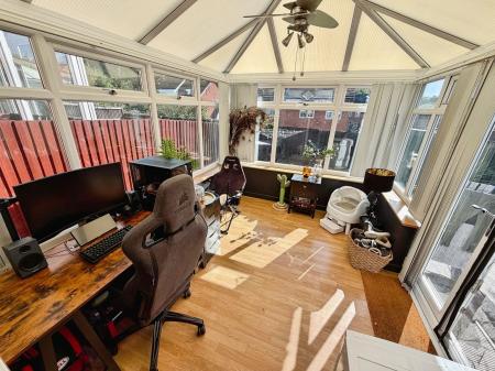 2 bedroom Semi-detached house for sale in Magpie Way, Telford, TF4