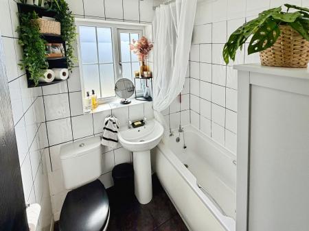 2 bedroom Semi-detached house for sale in Magpie Way, Telford, TF4