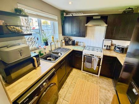 2 bedroom Semi-detached house for sale in Magpie Way, Telford, TF4
