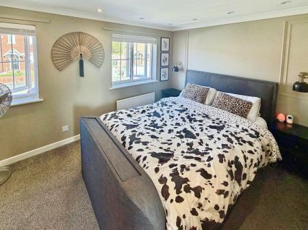 2 bedroom Semi-detached house for sale in Magpie Way, Telford, TF4