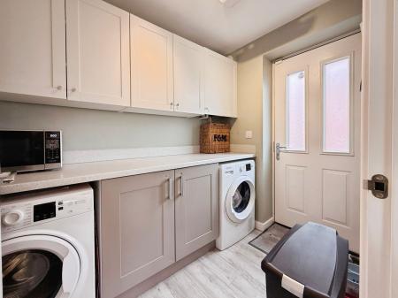 4 bedroom Detached house for sale in Eunice Way, Telford, TF3