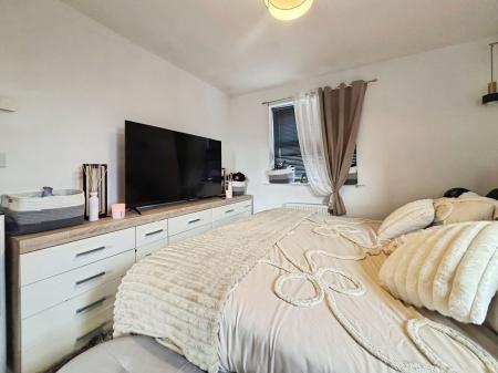2 bedroom Flat for sale in Bloomfield Crescent, Doseley, TF4